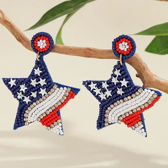 Large blue white red pentagram USA star patriotic beaded dangle earrings July 4 - Picture 1 of 4